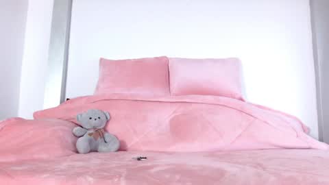 Snapshot of caroline_spanky chatting on January 2025 10:39:01 PM caroline online show from January 2025 10:39:01 PM