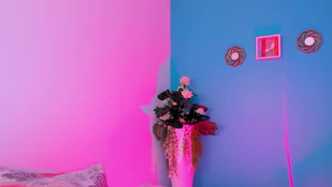 Snapshot of carolineegarcia chatting on February 2025 01:50:02 PM CarolineeGarcia online show from February 2025 01:50:02 PM