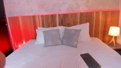 Snapshot of carolineejoness chatting on November 2025 06:46:02 PM Caroline online show from November 2025 06:46:02 PM