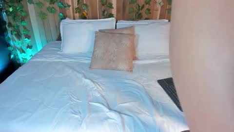 Caroline online show from February 2026 07:23:02 PM