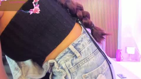 Caroline online show from April 2026 12:32:01 PM