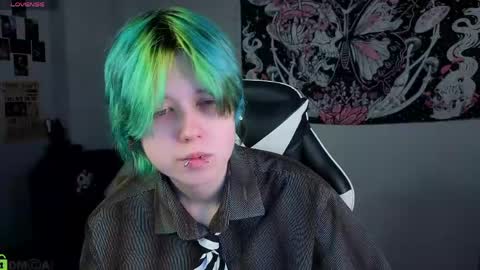 Snapshot of carolinerichter chatting on May 2026 03:02:01 AM CarolineRichter online show from May 2026 03:02:01 AM