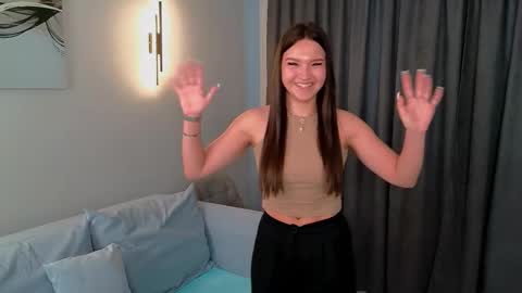 Snapshot of carolinewebster chatting on December 2025 10:00:02 AM Eva online show from December 2025 10:00:02 AM