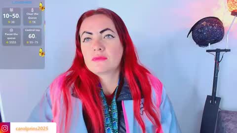 Carolinhe  online show from November 2025 11:54:01 AM