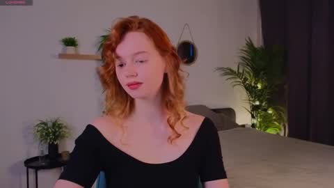 Caro online show from October 2025 02:49:01 PM