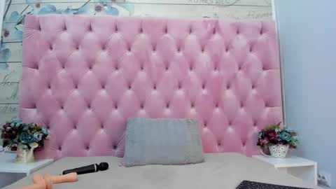 CarollaOxy online show from February 2025 08:40:01 AM