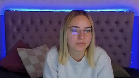 CarollFlexx online show from November 2025 09:20:02 AM