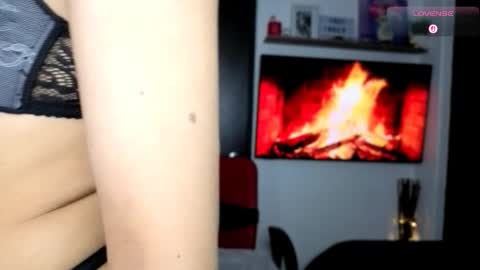 Snapshot of carolynamuzgui chatting on October 2025 02:22:02 AM Carolinne online show from October 2025 02:22:02 AM