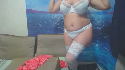 Snapshot of caroncapella chatting on December 2024 07:13:02 PM VicunaCool online show from December 2024 07:13:02 PM