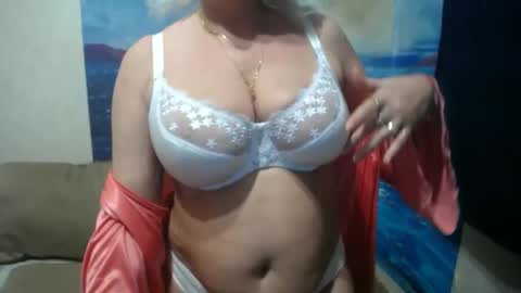 Snapshot of caroncapella chatting on January 2025 07:45:01 PM VicunaCool online show from January 2025 07:45:01 PM