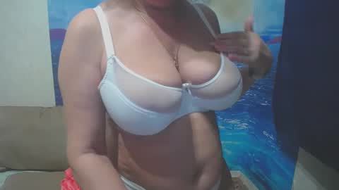 Snapshot of caroncapella chatting on January 2025 07:49:02 PM VicunaCool online show from January 2025 07:49:02 PM