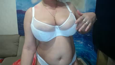 Snapshot of caroncapella chatting on February 2025 12:54:02 PM VicunaCool online show from February 2025 12:54:02 PM