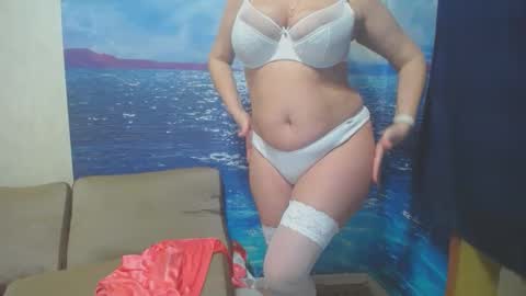 Snapshot of caroncapella chatting on February 2025 03:25:02 PM VicunaCool online show from February 2025 03:25:02 PM