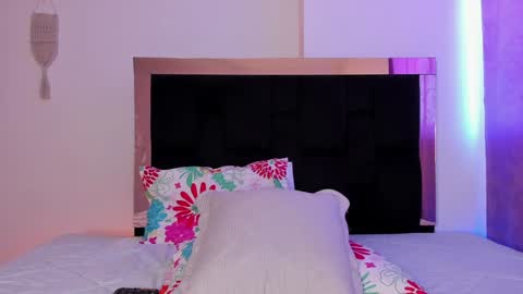 Snapshot of carorosse chatting on December 2024 05:22:02 PM Caro online show from December 2024 05:22:02 PM