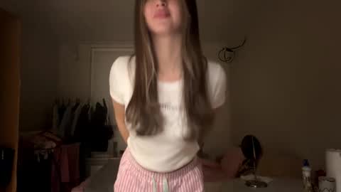 Snapshot of carrybodrick chatting on December 2025 02:58:02 PM Kira online show from December 2025 02:58:02 PM