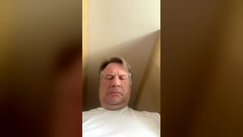 Snapshot of carsonlong chatting on May 2026 07:43:02 PM carsonlong online show from May 2026 07:43:02 PM