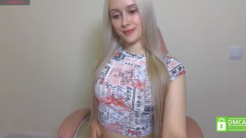 Snapshot of caseylabow chatting on December 2024 07:56:02 PM My name is Casey... Nice to meet you I will be happy to have funthumbs up please its important online show from December 2024 07:56:02 PM