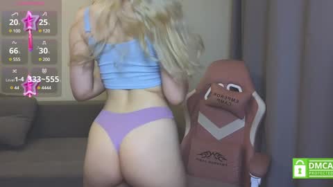Snapshot of caseylabow chatting on December 2024 01:38:02 PM My name is Casey... Nice to meet you I will be happy to have funthumbs up please its important online show from December 2024 01:38:02 PM