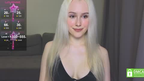 Snapshot of caseylabow chatting on January 2025 01:15:01 PM My name is Casey... Nice to meet you I will be happy to have funthumbs up please its important online show from January 2025 01:15:01 PM