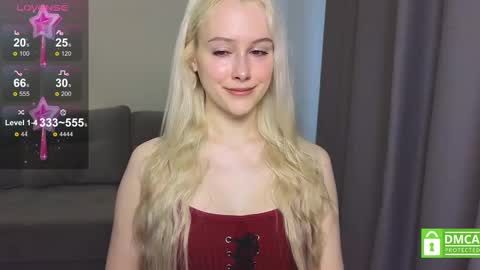Snapshot of caseylabow chatting on February 2025 03:33:01 AM My name is Casey... Nice to meet you I will be happy to have funthumbs up please its important online show from February 2025 03:33:01 AM