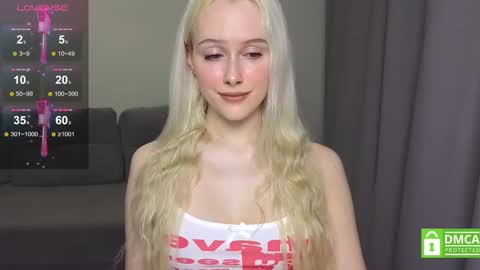 Snapshot of caseylabow chatting on February 2025 11:17:02 AM My name is Casey... Nice to meet you I will be happy to have funthumbs up please its important online show from February 2025 11:17:02 AM