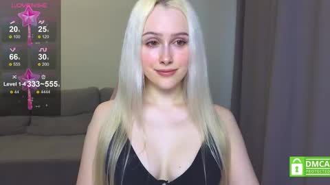 Snapshot of caseylabow chatting on March 2025 11:25:02 AM My name is Casey... Nice to meet you I will be happy to have funthumbs up please its important online show from March 2025 11:25:02 AM