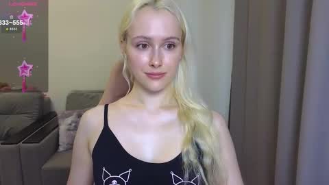 Snapshot of caseylabow chatting on October 2025 10:25:01 AM My name is Casey... Nice to meet you I will be happy to have funthumbs up please its important online show from October 2025 10:25:01 AM