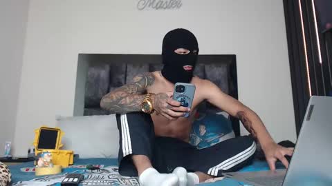 Snapshot of cash_master77 chatting on February 2025 07:18:01 AM Cash Master777 online show from February 2025 07:18:01 AM
