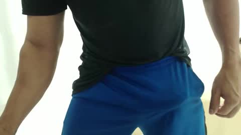 cashmastermuscle77 online show from May 2026 10:31:02 AM