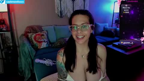 Snapshot of cashmerefoxxx chatting on March 2025 06:19:02 AM Cashmere Fox online show from March 2025 06:19:02 AM