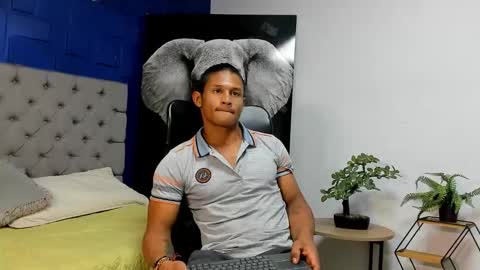 Snapshot of casike_978 chatting on October 2025 05:40:01 AM Casike online show from October 2025 05:40:01 AM