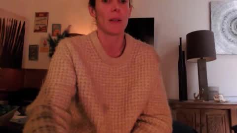 Snapshot of cassandra06400 chatting on November 2025 10:10:02 PM cassandra06400 online show from November 2025 10:10:02 PM