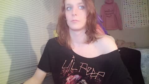 Snapshot of cassie420z chatting on December 2024 06:46:01 AM Cassie online show from December 2024 06:46:01 AM