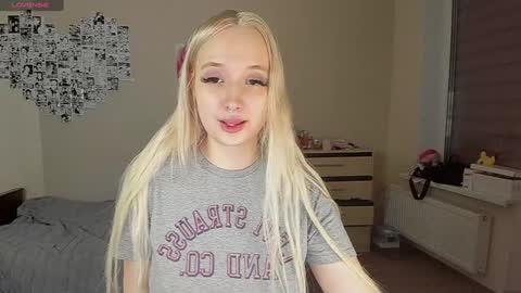 Snapshot of cassie_rosss chatting on December 2024 03:34:01 AM Cassie Rosss online show from December 2024 03:34:01 AM