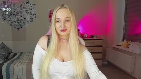 Snapshot of cassie_rosss chatting on February 2025 12:08:02 AM Cassie Rosss online show from February 2025 12:08:02 AM