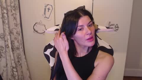 cassiealvarez online show from October 2025 12:09:02 AM