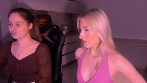 cassiekatherine_ online show from November 2025 09:31:01 AM