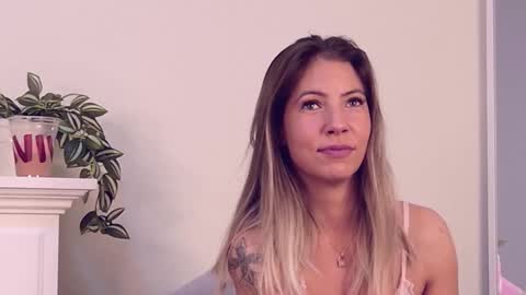 Snapshot of cassiemiles chatting on November 2025 04:06:02 AM Cassi online show from November 2025 04:06:02 AM