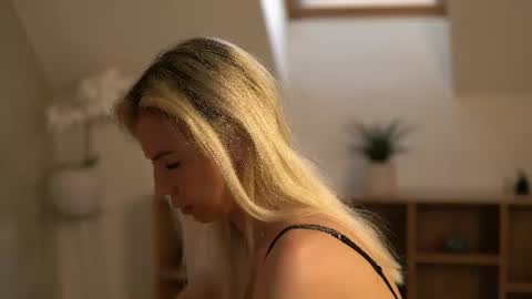 Cassi online show from June 2026 03:05:01 AM