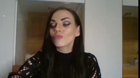 Cassie online show from December 2025 07:21:01 PM