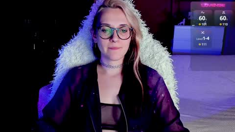 Snapshot of cassy_moore chatting on December 2024 10:17:02 PM Ellie online show from December 2024 10:17:02 PM