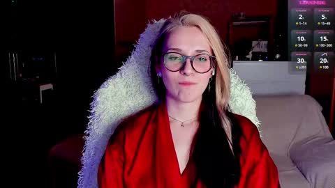 Snapshot of cassy_moore chatting on March 2025 09:42:02 PM Ellie online show from March 2025 09:42:02 PM