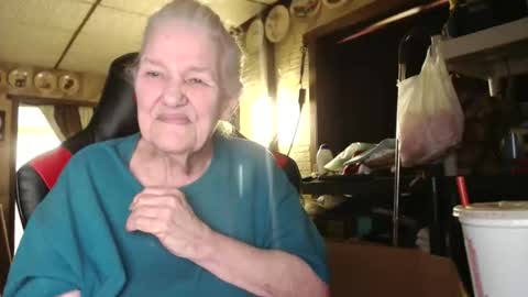 cat online show from November 2025 05:02:01 PM