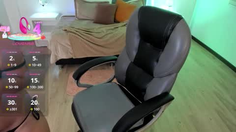 Karol  online show from March 2026 08:26:01 PM