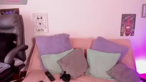 Cata green model independient online show from June 2026 07:26:01 PM