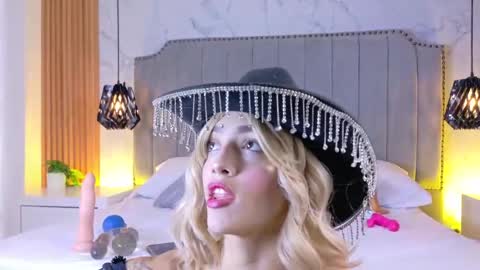 Dani   online show from April 2026 03:53:01 PM