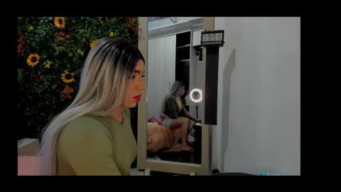 cata_sanchez online show from November 2025 11:37:02 PM