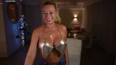 Snapshot of catagolden chatting on May 2026 11:32:02 PM Cata online show from May 2026 11:32:02 PM