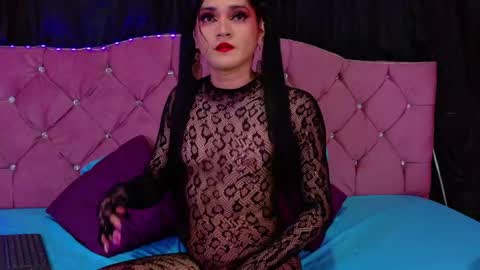 Cata Prins  online show from June 2026 12:32:01 PM