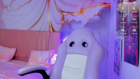 Mia online show from March 2025 01:39:01 PM